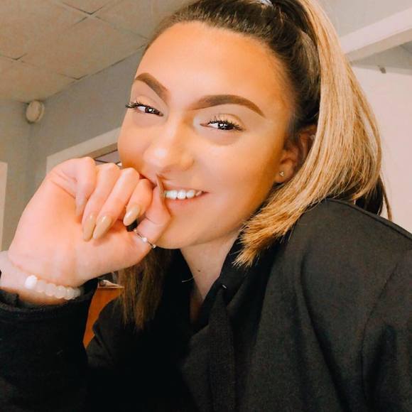 Meet your Posher, Julia - Picture 1 of 1